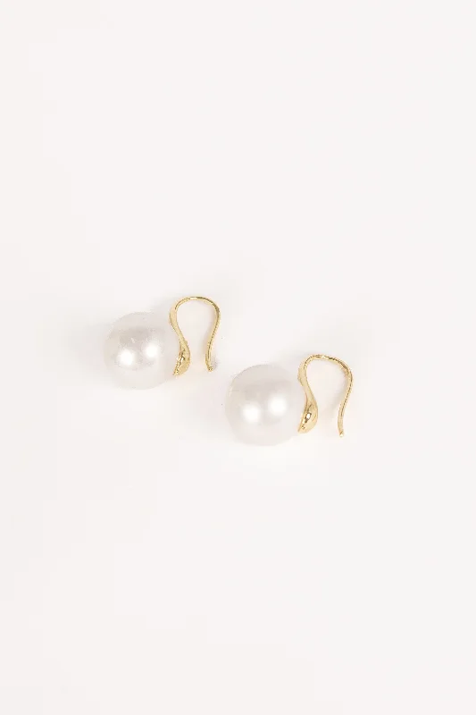 Daniella Pearl Earrings - Gold