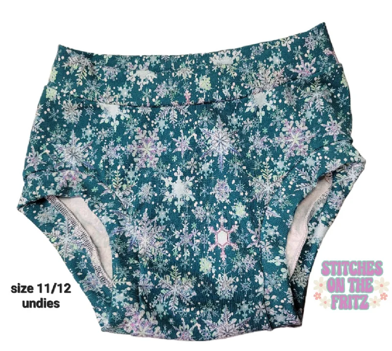 Size 11/12 Undies Snowflakes